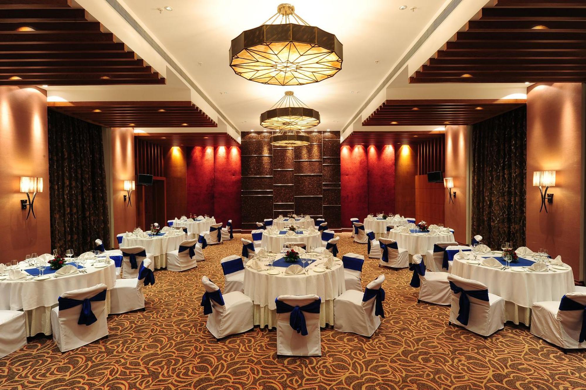 Fariyas Resort Lonavala Restoran foto
